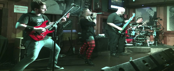 Rock to The Bone toca no 89 Rock Party