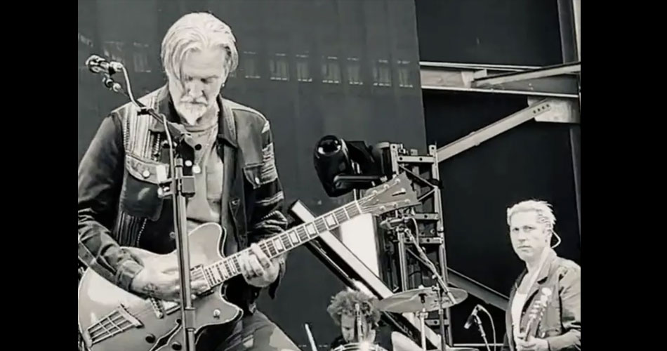 Queens of the Stone Age faz seu primeiro show em três anos