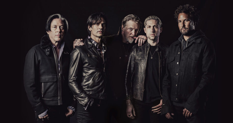 Queens of the Stone Age lança novo álbum; ouça “In Times New Roman…” na íntegra