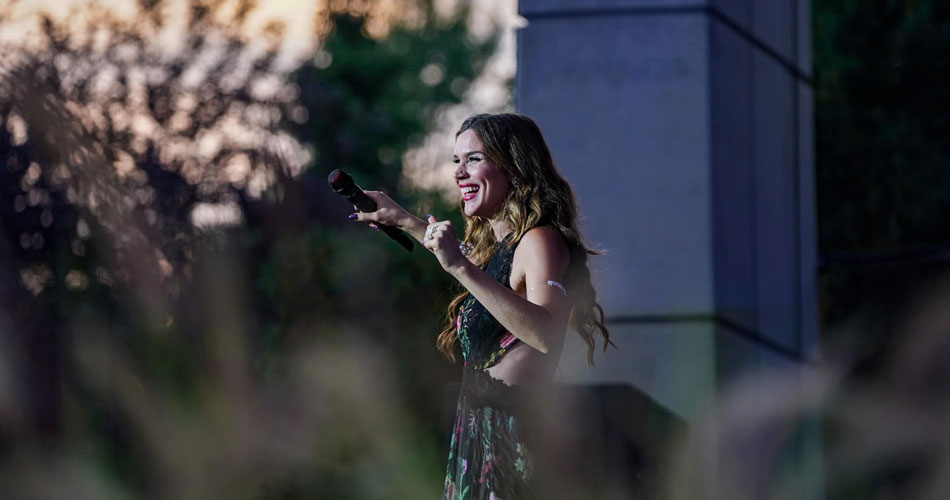 The Town: Joss Stone substitui Liam Payne