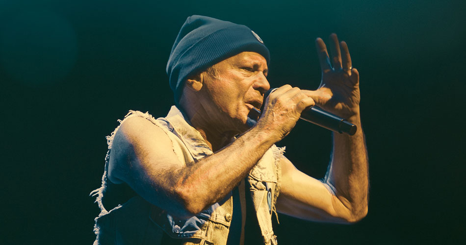 Bruce Dickinson enfrenta infecção viral e show na Romênia é cancelado