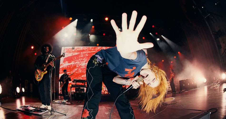 Paramore usa palco de festival para discurso político: “É hora de derrotar Trump”