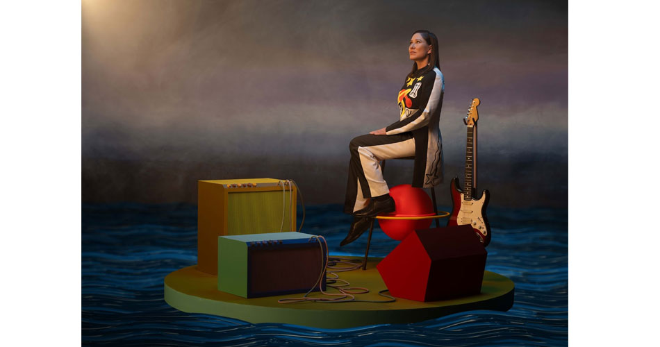Kim Deal lança seu primeiro álbum solo: “Nobody Loves You More”