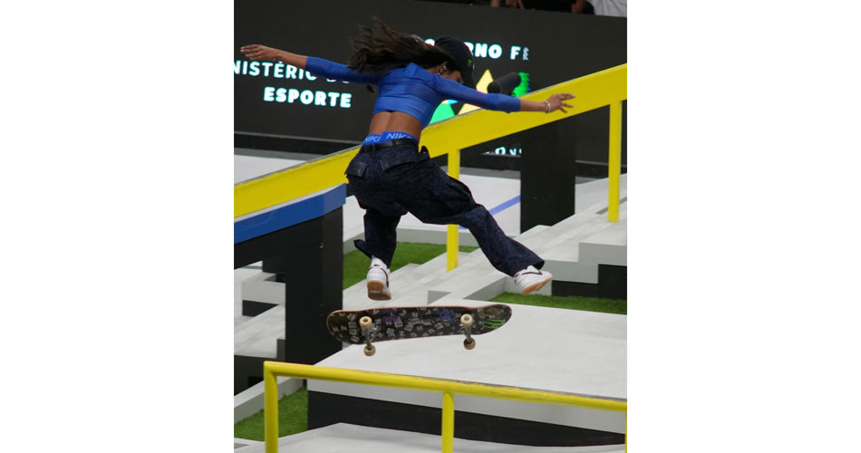 Rayssa Leal se torna a primeira tricampeã mundial no skate