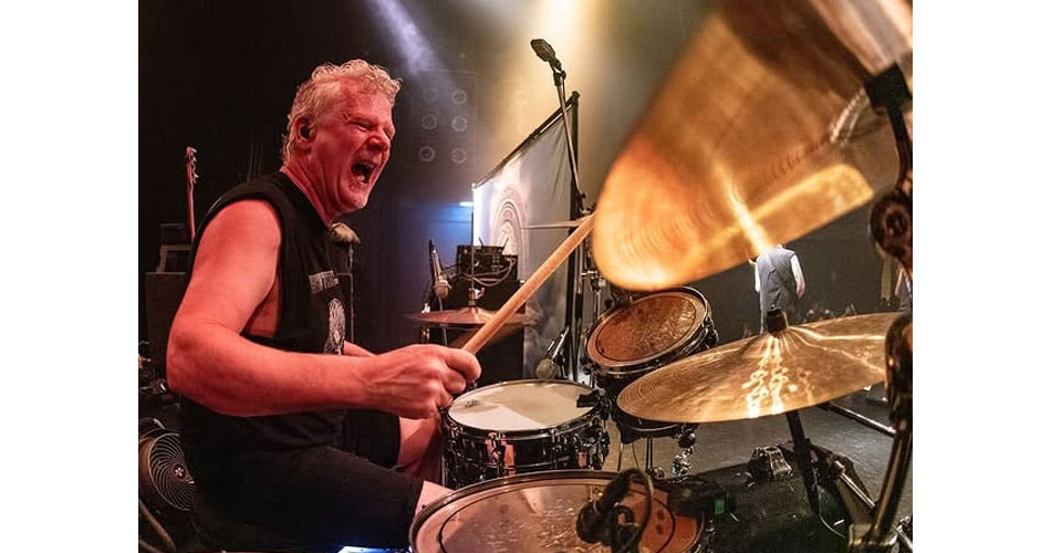 Iron Maiden anuncia Simon Dawson como novo baterista